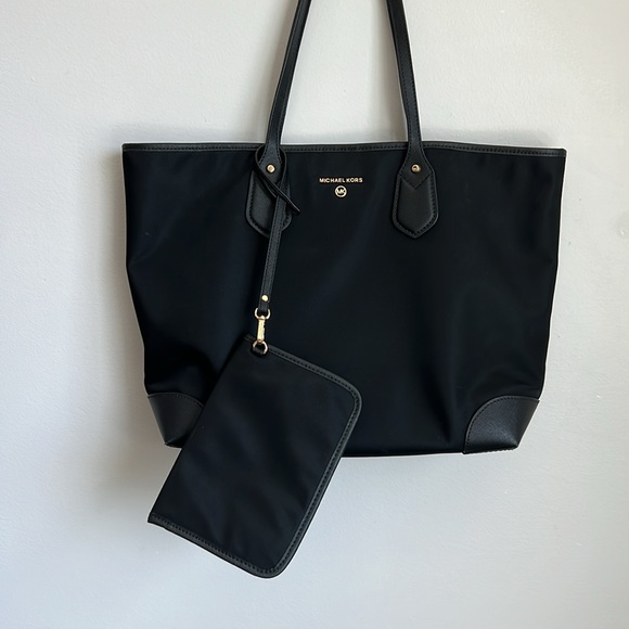 Michael Kors Women's Eva large Top Zip Tote in Black - Picture 6 of 7